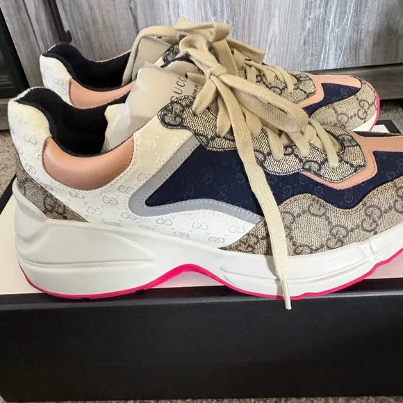 Gucci Women's Pink and Navy Sneakers - Picture 2 of 5